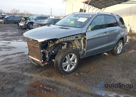 2013 Mercedes-Benz Ml 350 4Matic z USA, uszkodzony, nr VIN 4JGDA5HB9DA241455